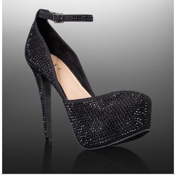 JustFab Shoes - ⭐️Luxe by JustFab heels